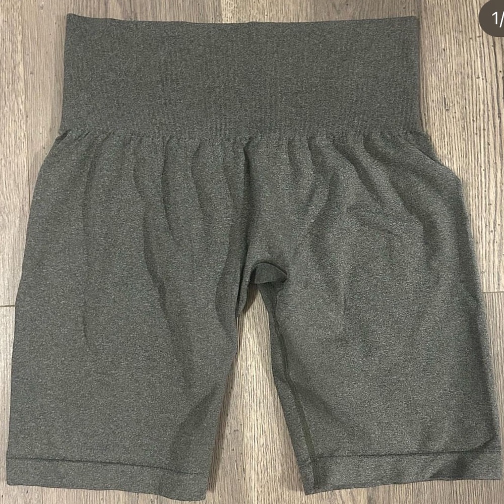 NVGTN biker shorts w/ booty contour